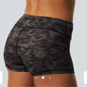 BORN PRIMITIVE. *NEW WITH TAGS NEVER WORN*Double Take Booty Shorts-Camouflage- M